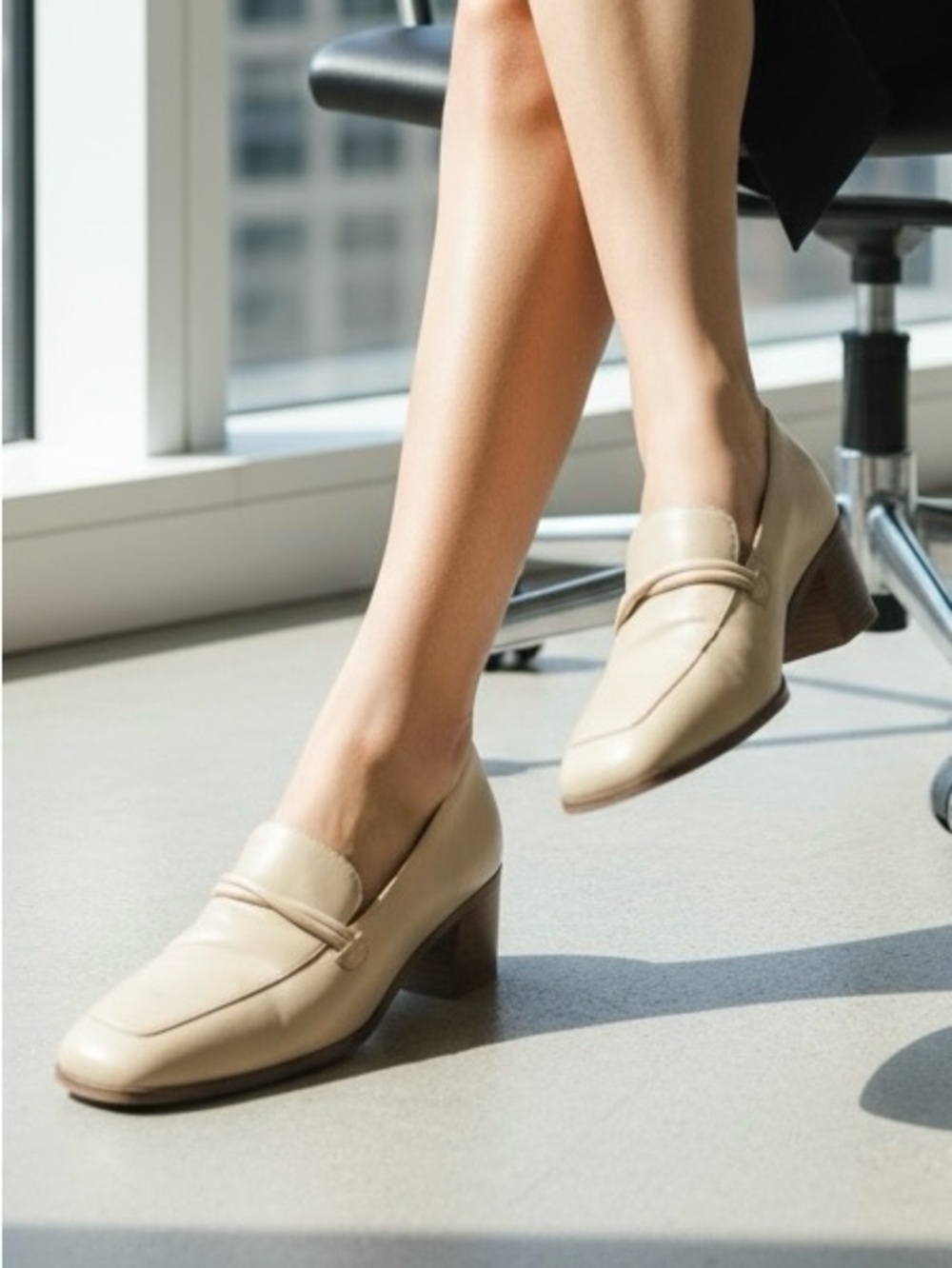 Jones New York Sport Vintage Cream Leather Square Toe Block Heel Loafers 8M